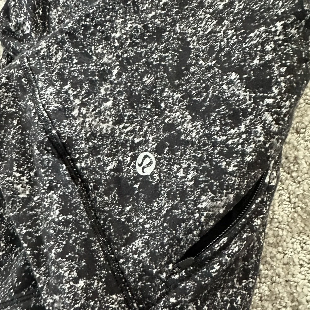 lululemon running sweatshirt - Picture 4 of 4